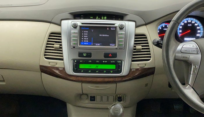 2014 Toyota Innova 2.5 VX 8 STR, Diesel, Manual, 82,556 km, Air Conditioner