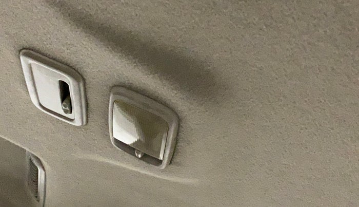 2014 Toyota Innova 2.5 VX 8 STR, Diesel, Manual, 82,556 km, Ceiling - Roof light/s not working