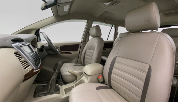 2014 Toyota Innova 2.5 VX 8 STR, Diesel, Manual, 82,235 km, Right Side Front Door Cabin