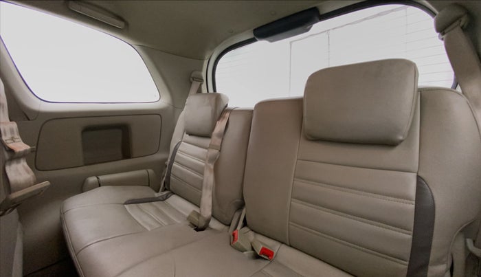 2014 Toyota Innova 2.5 VX 8 STR, Diesel, Manual, 82,235 km, Third Seat Row ( optional )