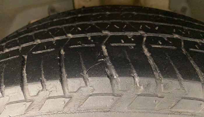 2018 Mahindra XUV500 W7, Diesel, Manual, 85,786 km, Left Front Tyre Tread