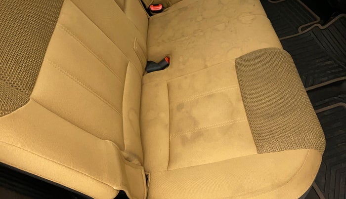 2018 Mahindra XUV500 W7, Diesel, Manual, 85,786 km, Second-row right seat - Cover slightly stained