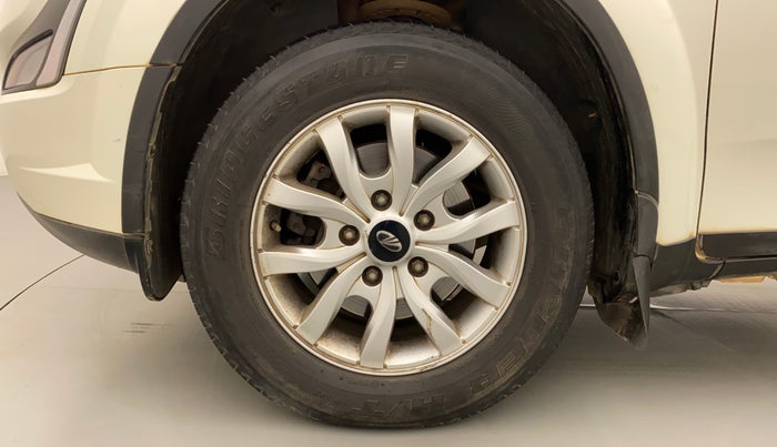 2018 Mahindra XUV500 W7, Diesel, Manual, 85,786 km, Left Front Wheel