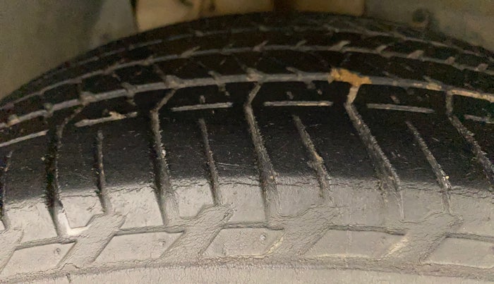 2018 Mahindra XUV500 W7, Diesel, Manual, 85,786 km, Right Front Tyre Tread
