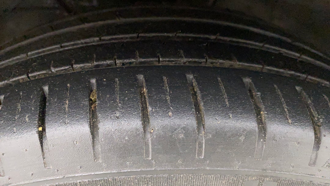 Left Front Tyre Tread