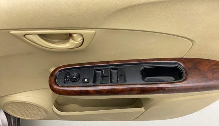 2015 Honda Mobilio 1.5 S I VTEC, Petrol, Manual, 50,432 km, Driver Side Door Panels Controls