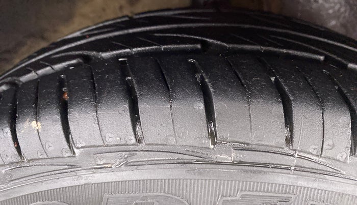 2017 Hyundai Eon ERA PLUS (O), Petrol, Manual, 48,409 km, Right Front Tyre Tread