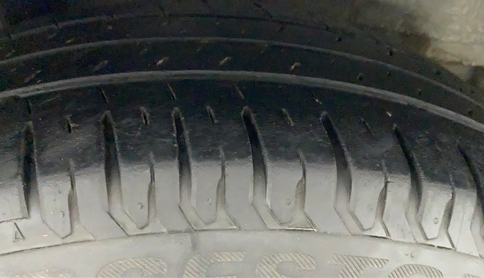 2017 Honda Jazz 1.2L I-VTEC V AT, Petrol, Automatic, 45,391 km, Right Rear Tyre Tread