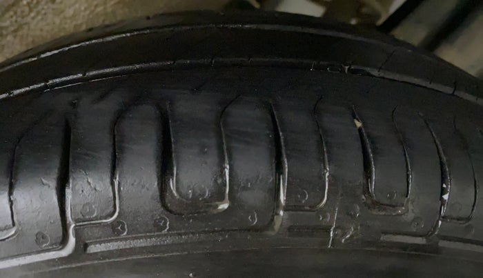 2017 Maruti Wagon R 1.0 LXI CNG, CNG, Manual, 57,773 km, Left Rear Tyre Tread