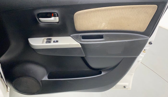 2017 Maruti Wagon R 1.0 LXI CNG, CNG, Manual, 57,773 km, Driver Side Door Panels Control