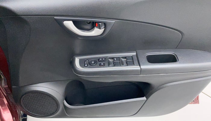 2016 Honda BR-V 1.5L I-VTEC V, Petrol, Manual, 1,13,852 km, Driver Side Door Panels Control