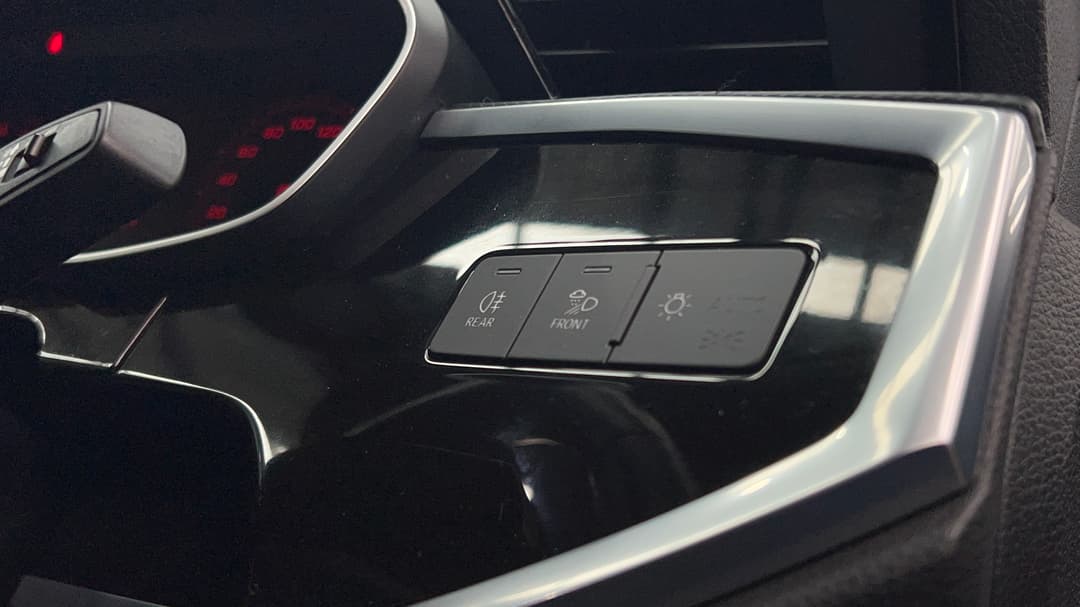 2020 Audi Q3 35 Tfsi Launch Edition, Automatic, 60192 km, Utility Switches/Buttons