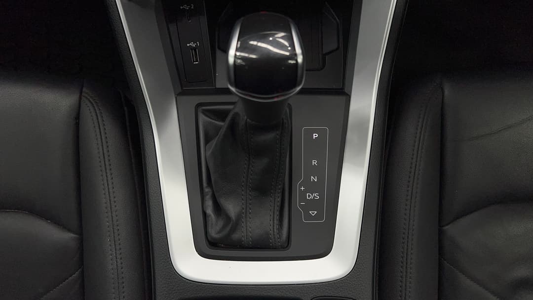 2020 Audi Q3 35 Tfsi Launch Edition, Automatic, 60192 km, Gear Lever 