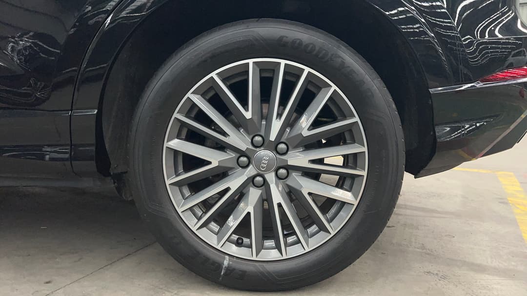 2020 Audi Q3 35 Tfsi Launch Edition, Automatic, 60192 km, Left Rear Wheel