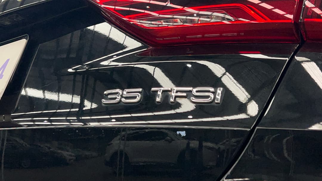 2020 Audi Q3 35 Tfsi Launch Edition, Automatic, 60192 km, Badge (Boot Right Side)
