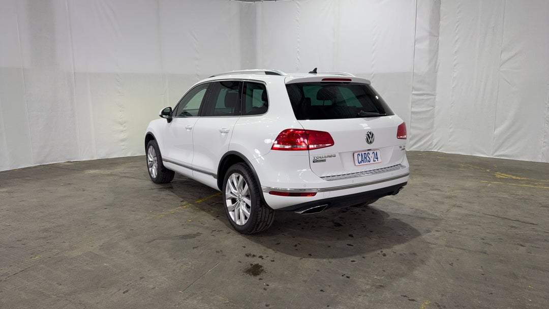 Left Back Diagonal (45- Degree) View