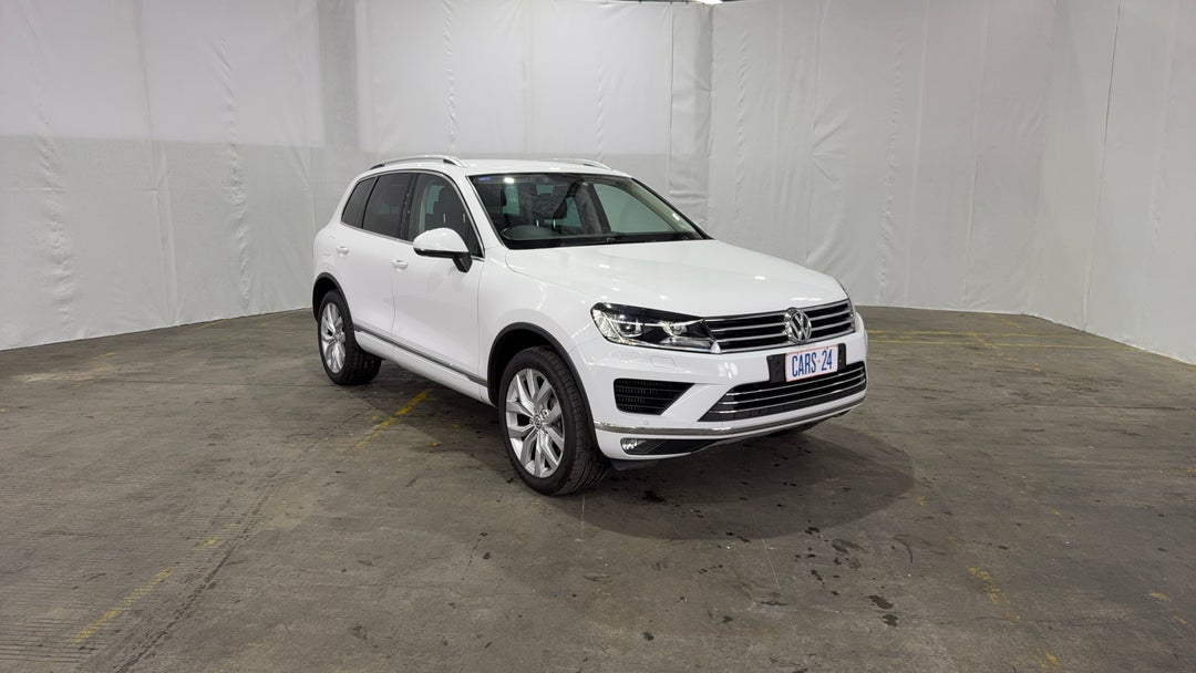 Right Front Diagonal (45- Degree) View