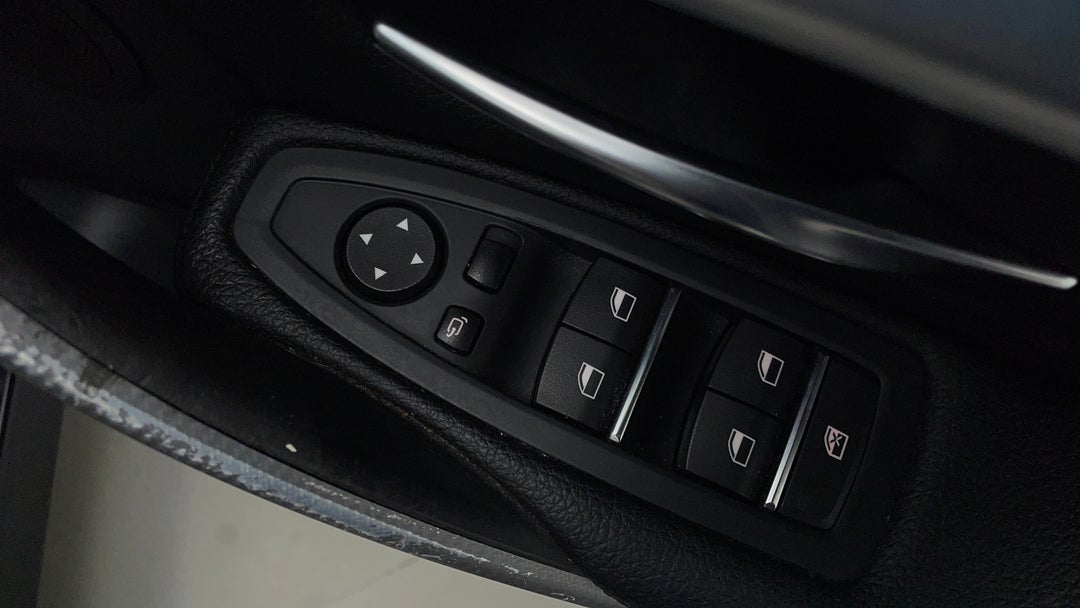 2018 BMW 3 30i M Sport, Automatic, 78379 km, Drivers Side Door Panel Controls