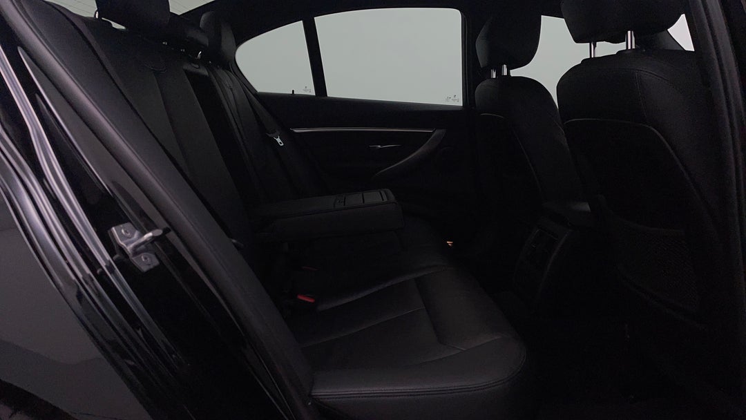 2018 BMW 3 30i M Sport, Automatic, 78379 km, Right Side Rear Door Cabin View