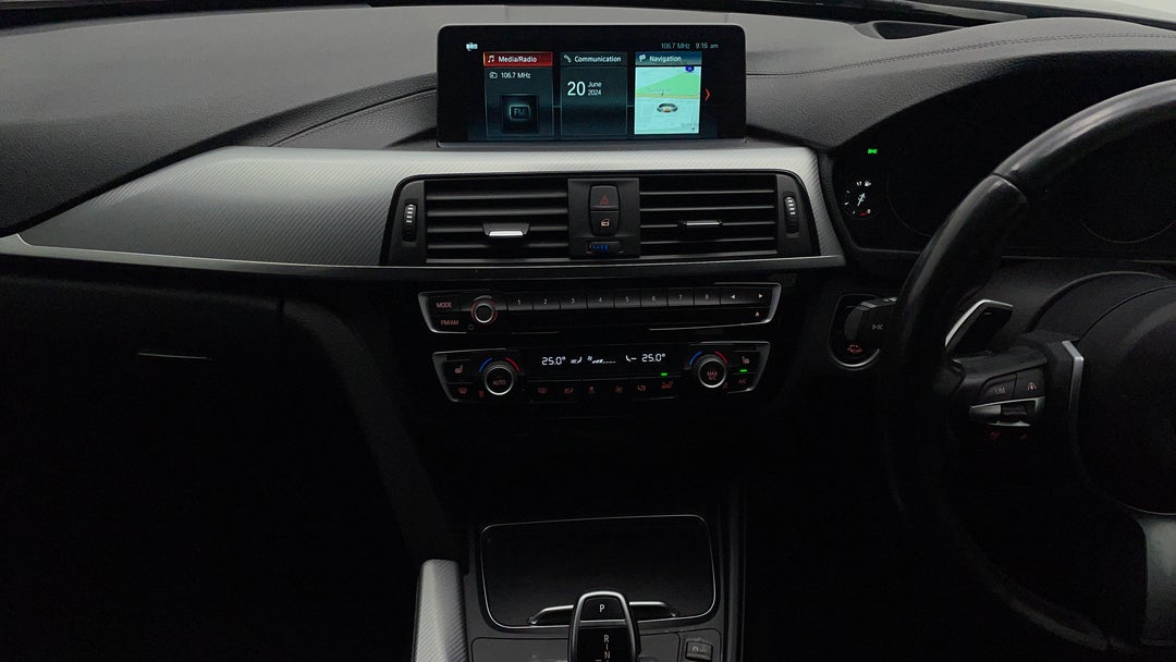 2018 BMW 3 30i M Sport, Automatic, 78379 km, Center Console