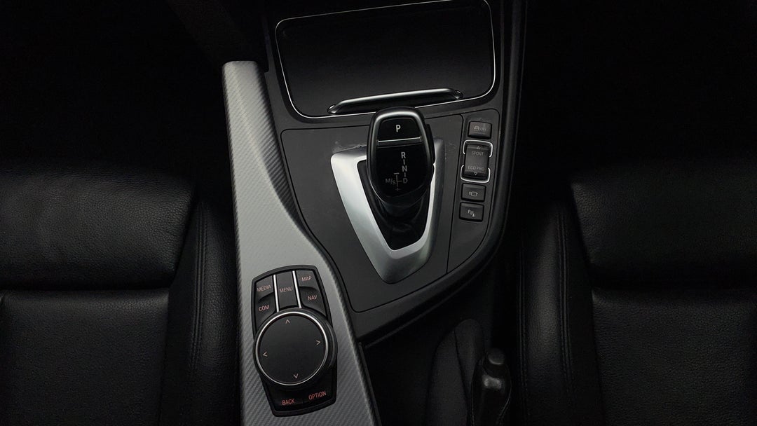 2018 BMW 3 30i M Sport, Automatic, 78379 km, Gear Lever 