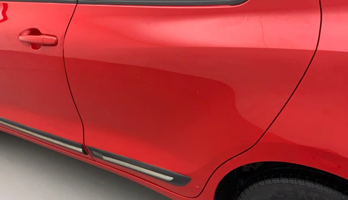 2018 Maruti Swift VXI, CNG, Manual, 91,586 km, Rear left door - Minor scratches