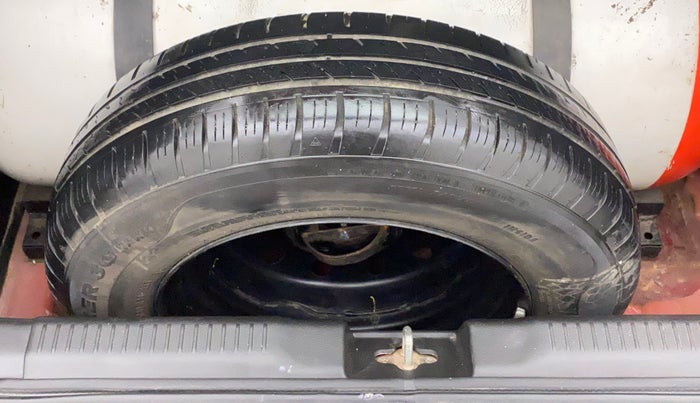 2018 Maruti Swift VXI, CNG, Manual, 91,586 km, Spare Tyre