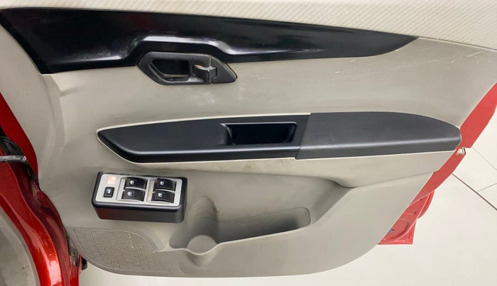 2017 Mahindra Kuv100 K2 6 STR, Petrol, Manual, 50,444 km, Driver Side Door Panels Control