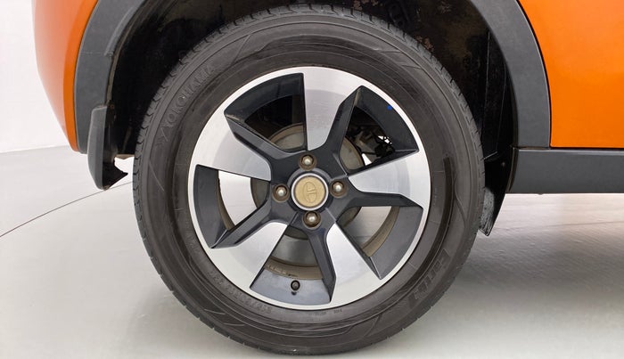 2018 Tata NEXON XZA+ 1.5 Dual Tone, Diesel, Automatic, 49,865 km, Right Rear Wheel