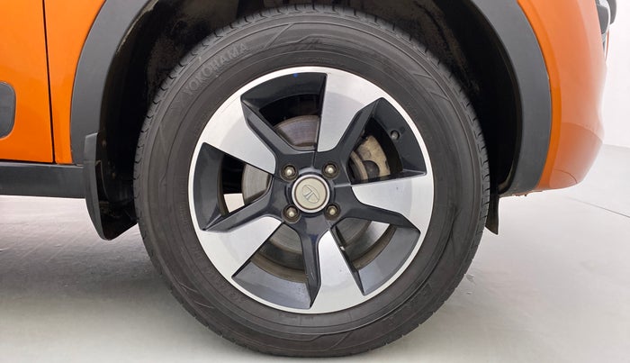 2018 Tata NEXON XZA+ 1.5 Dual Tone, Diesel, Automatic, 49,865 km, Right Front Wheel