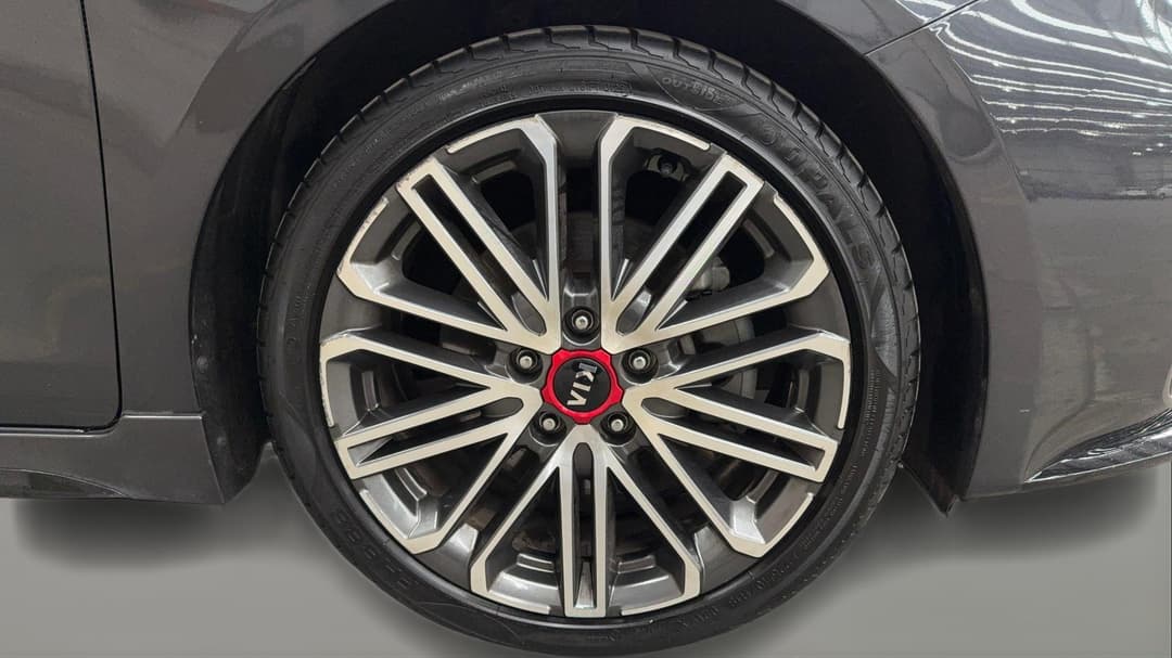 2020 Kia Cerato Gt Safety Pack, Automatic, 131779 km, Right Front Wheel