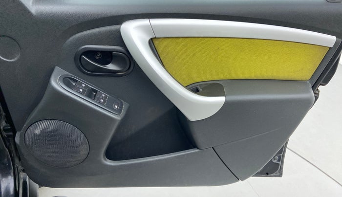 2014 Renault Duster RXL 110 PS ADVENTURE, Diesel, Manual, 80,067 km, Driver Side Door Panels Control