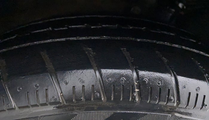 2019 Maruti Celerio VXI CNG D, CNG, Manual, 38,529 km, Right Rear Tyre Tread