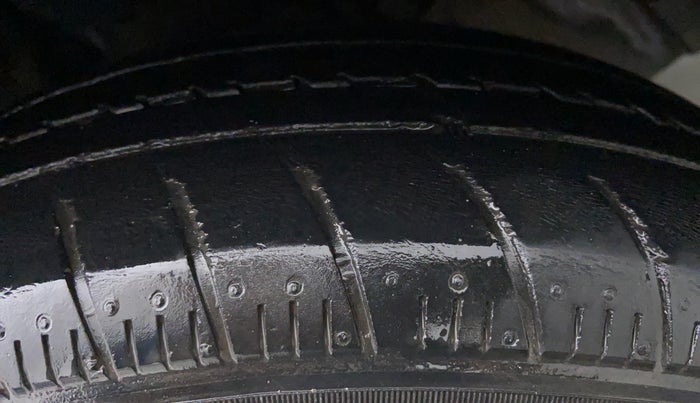 2019 Maruti Celerio VXI CNG D, CNG, Manual, 38,529 km, Left Rear Tyre Tread