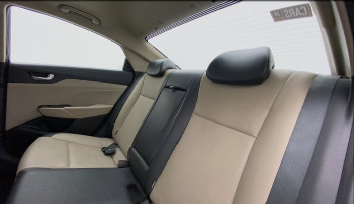2017 Hyundai Verna 1.6 VTVT SX (O) AT, Petrol, Automatic, 12,585 km, Right Side Rear Door Cabin