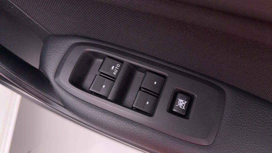 2021 Ford Ranger Xl 2.2 Hi-rider (4x2), Automatic, 123390 km, Drivers Side Door Panel Controls