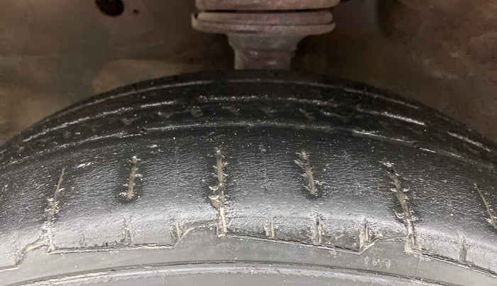 2015 Maruti Wagon R 1.0 VXI, Petrol, Manual, 72,393 km, Left Front Tyre Tread