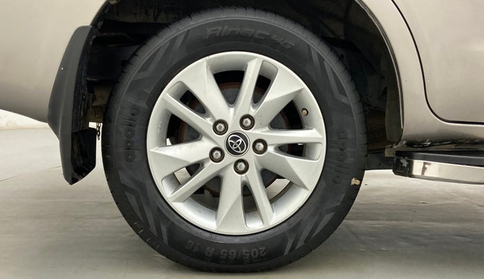 2018 Toyota Innova Crysta 2.4 VX 7 STR, Diesel, Manual, 49,359 km, Right Rear Wheel