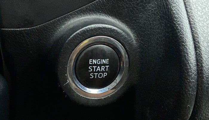 2018 Toyota Innova Crysta 2.4 VX 7 STR, Diesel, Manual, 49,359 km, Keyless Start/ Stop Button