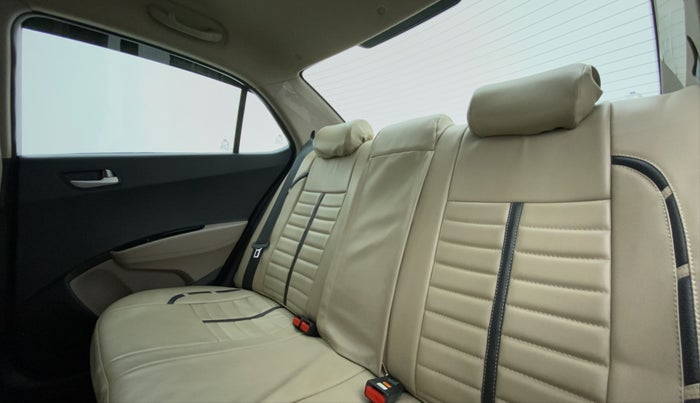 2018 Hyundai Xcent S 1.2, Petrol, Manual, 59,202 km, Right Side Rear Door Cabin