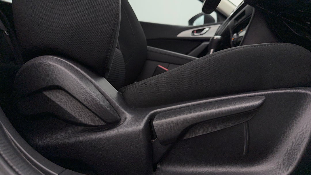 2018 Mazda 3 Sp25, Automatic, 35483 km, Drivers Side Adjustment Panel