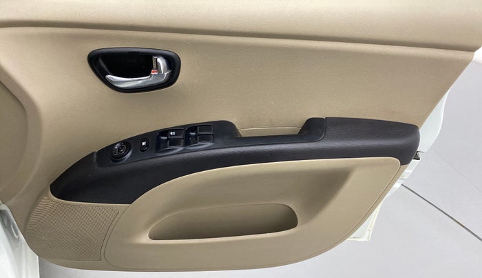 2013 Hyundai i10 MAGNA 1.2 KAPPA2, Petrol, Manual, 31,266 km, Driver Side Door Panels Control