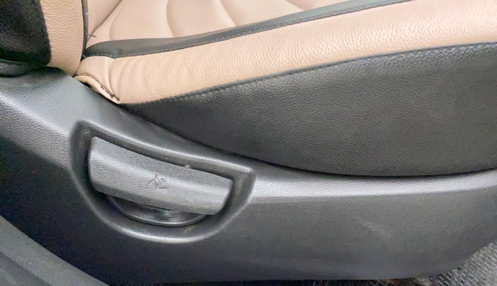 2019 Hyundai Grand i10 SPORTZ 1.2 KAPPA VTVT, Petrol, Manual, 24,065 km, Driver Side Adjustment Panel
