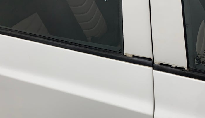 2019 Hyundai Grand i10 SPORTZ 1.2 KAPPA VTVT, Petrol, Manual, 24,065 km, Right rear door - Weather strip has minor damage