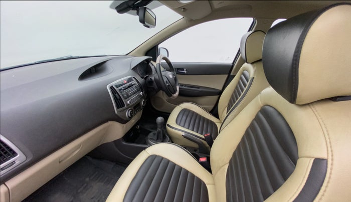 2014 Hyundai i20 SPORTZ 1.2, Petrol, Manual, 63,679 km, Right Side Front Door Cabin