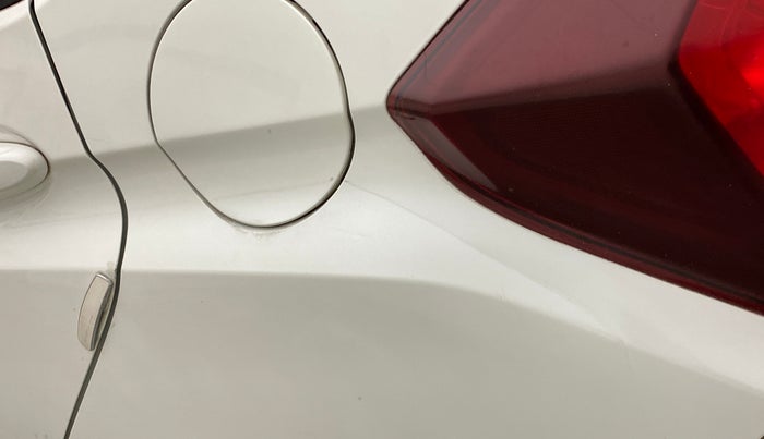 2016 Honda Jazz 1.2 V AT, Petrol, Automatic, 54,687 km, Left quarter panel - Minor scratches