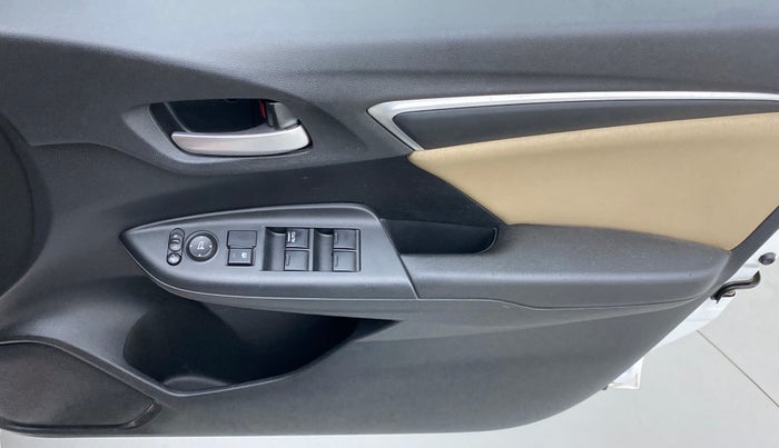 2016 Honda Jazz 1.2 V AT, Petrol, Automatic, 54,687 km, Driver Side Door Panels Control