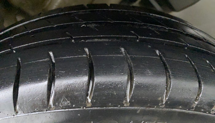 2012 Maruti Wagon R 1.0 VXI, Petrol, Manual, 54,565 km, Left Rear Tyre Tread