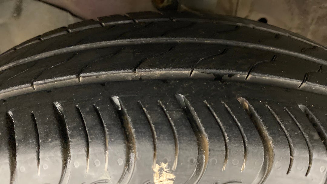 Left Front Tyre Tread