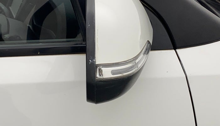 2015 Hyundai Creta SX (O) 1.6 DIESEL, Diesel, Manual, 81,091 km, Right rear-view mirror - Indicator light has minor damage